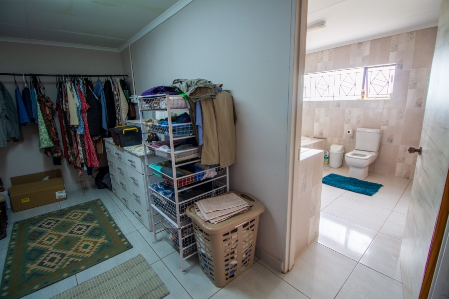 5 Bedroom Property for Sale in Louisvale Northern Cape